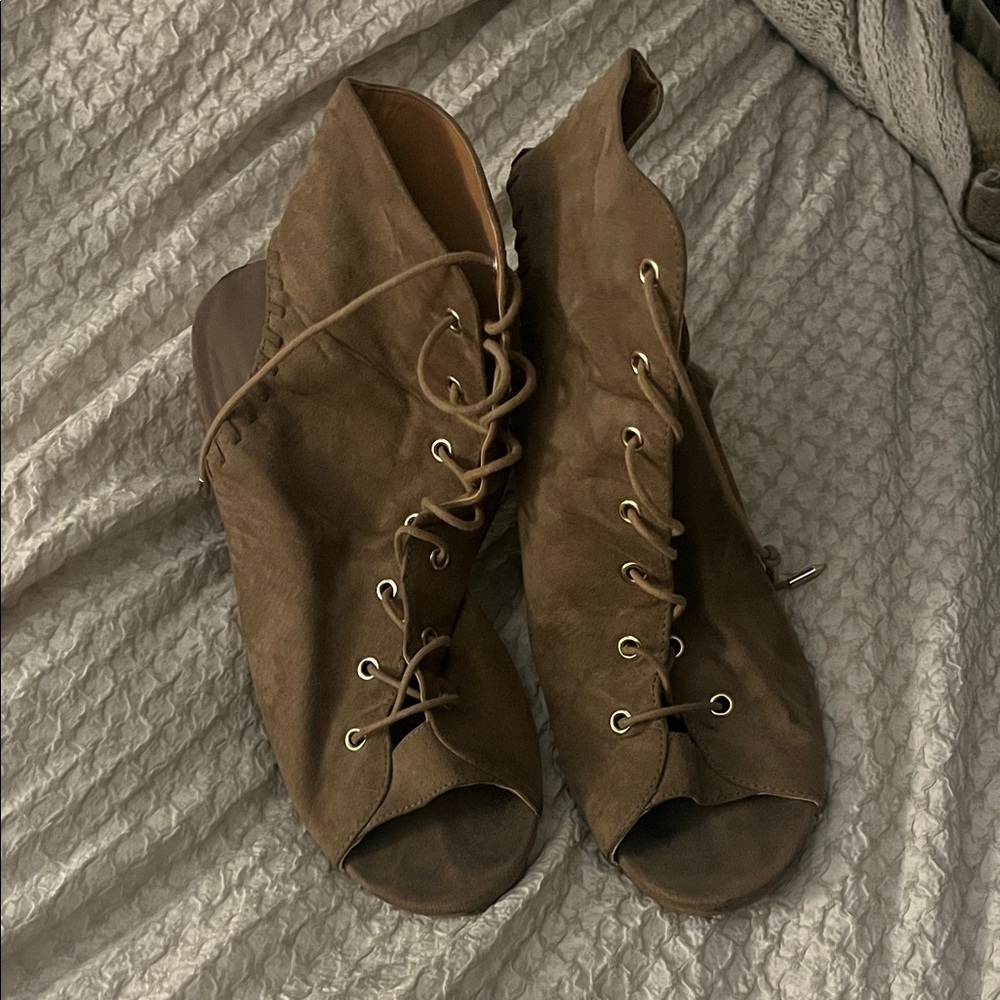 Worn Lace-Up Women's Heels